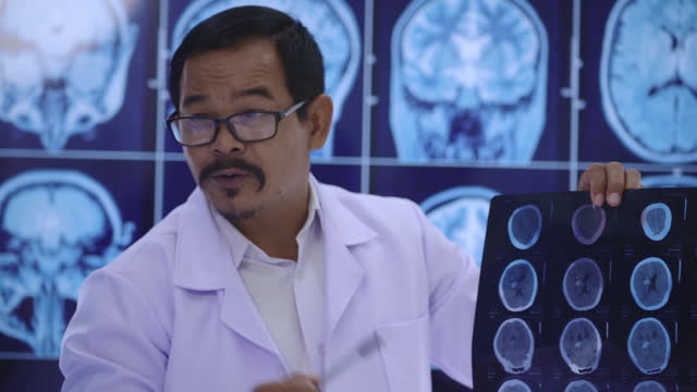 帕金森病的腦部手術：類型、恢復和風險